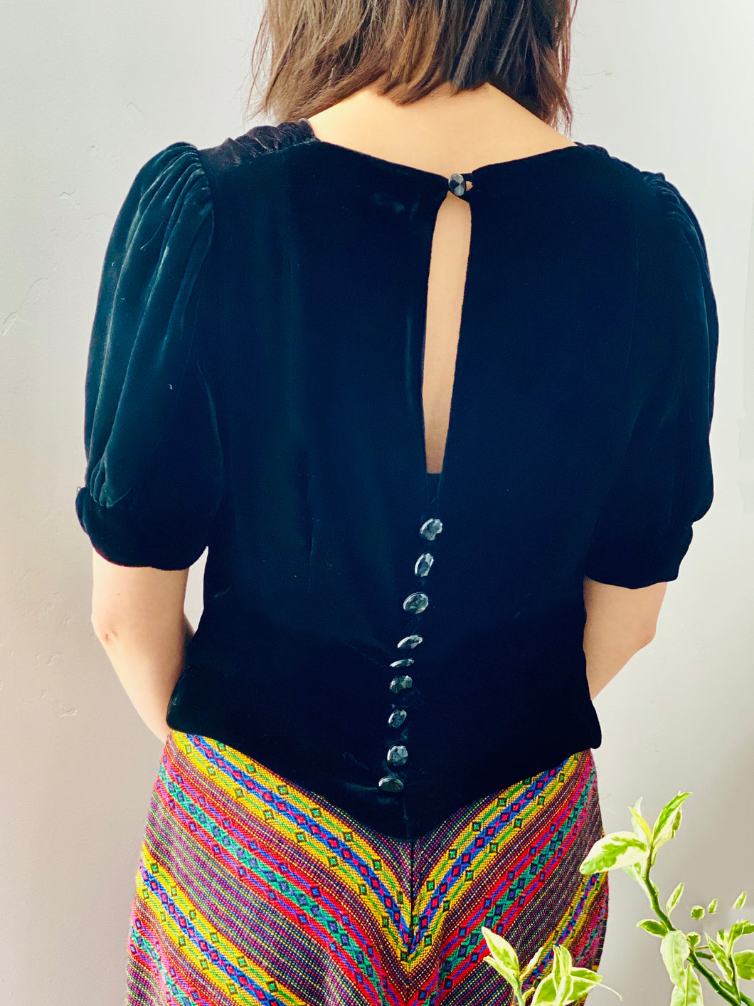 1930s Velvet Top w Jet Black Glass Buttons Art Deco Pin