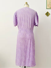Load image into Gallery viewer, Vintage 1940s purple cotton novelty print
