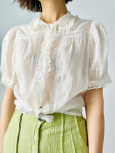 Load image into Gallery viewer, Vintage 1930s puff sleeve lace cotton top

