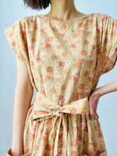 Load image into Gallery viewer, Vintage 1940s floral wrap dress
