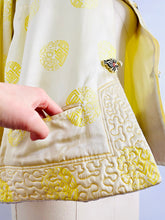 Load image into Gallery viewer, Vintage Chinese Embroidered Jacket with Pockets
