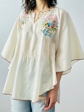 Load image into Gallery viewer, Vintage white embroidered peacock top
