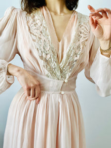 Vintage 1930s pastel pink dressing gown