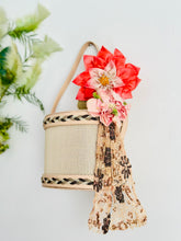 Load image into Gallery viewer, Vintage pastel pink bucket bag
