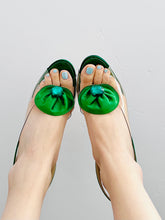 Load image into Gallery viewer, Vintage forest green satin heels
