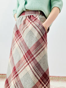 Vintage 1970s A line plaid skirt