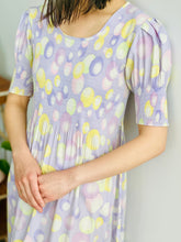 Load image into Gallery viewer, Vintage Pastel Lavender Color Novelty Print Dress w Puff Sleeves
