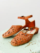 Load image into Gallery viewer, Vintage brown embroidered leather sandals
