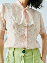 Load image into Gallery viewer, Vintage 1940s pink blouse with lace trim

