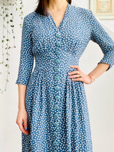 Load image into Gallery viewer, Vintage 1940s blue floral rayon ruched dress
