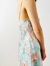Load image into Gallery viewer, Vintage pastel floral slip
