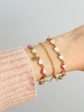 Load image into Gallery viewer, Vintage pastel pearly heart beaded bracelet
