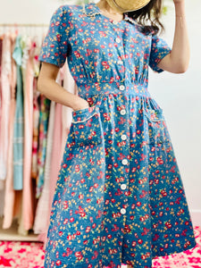 Vintage 1940s blue floral day dress
