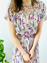 Load image into Gallery viewer, Vintage 1940s novelty print dress woven neckline secret garden
