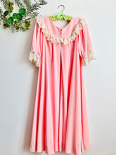 Load image into Gallery viewer, Vintage 1960s pink babydoll dressing gown
