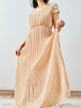 Load image into Gallery viewer, Vintage dusty pink pleated dress
