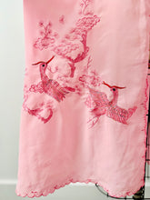 Load image into Gallery viewer, Vintage pink embroidered lounging robe
