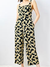Load image into Gallery viewer, Vintage black daisy floral jumpsuit
